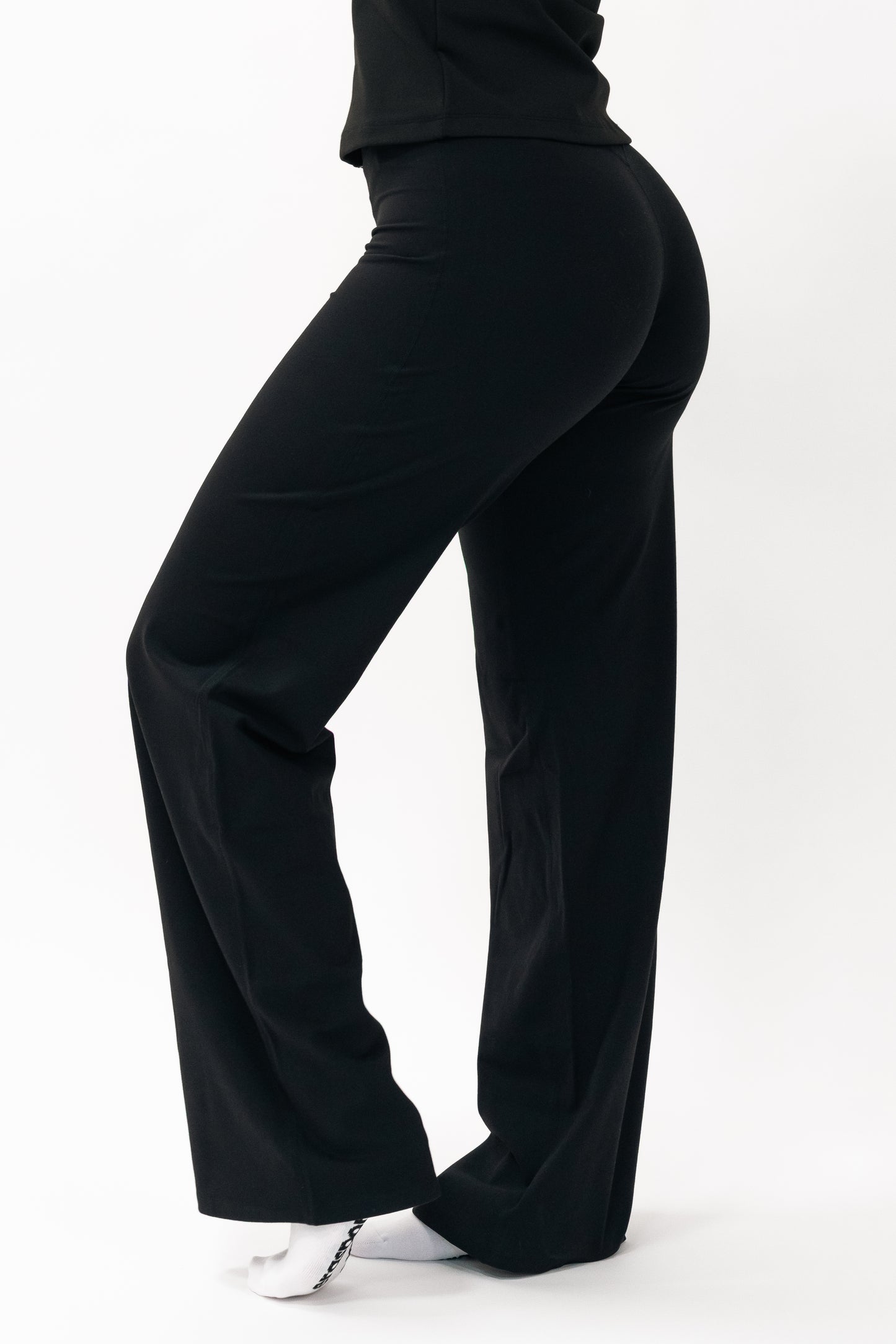 (Forsala) ERA Straight Leg Pants